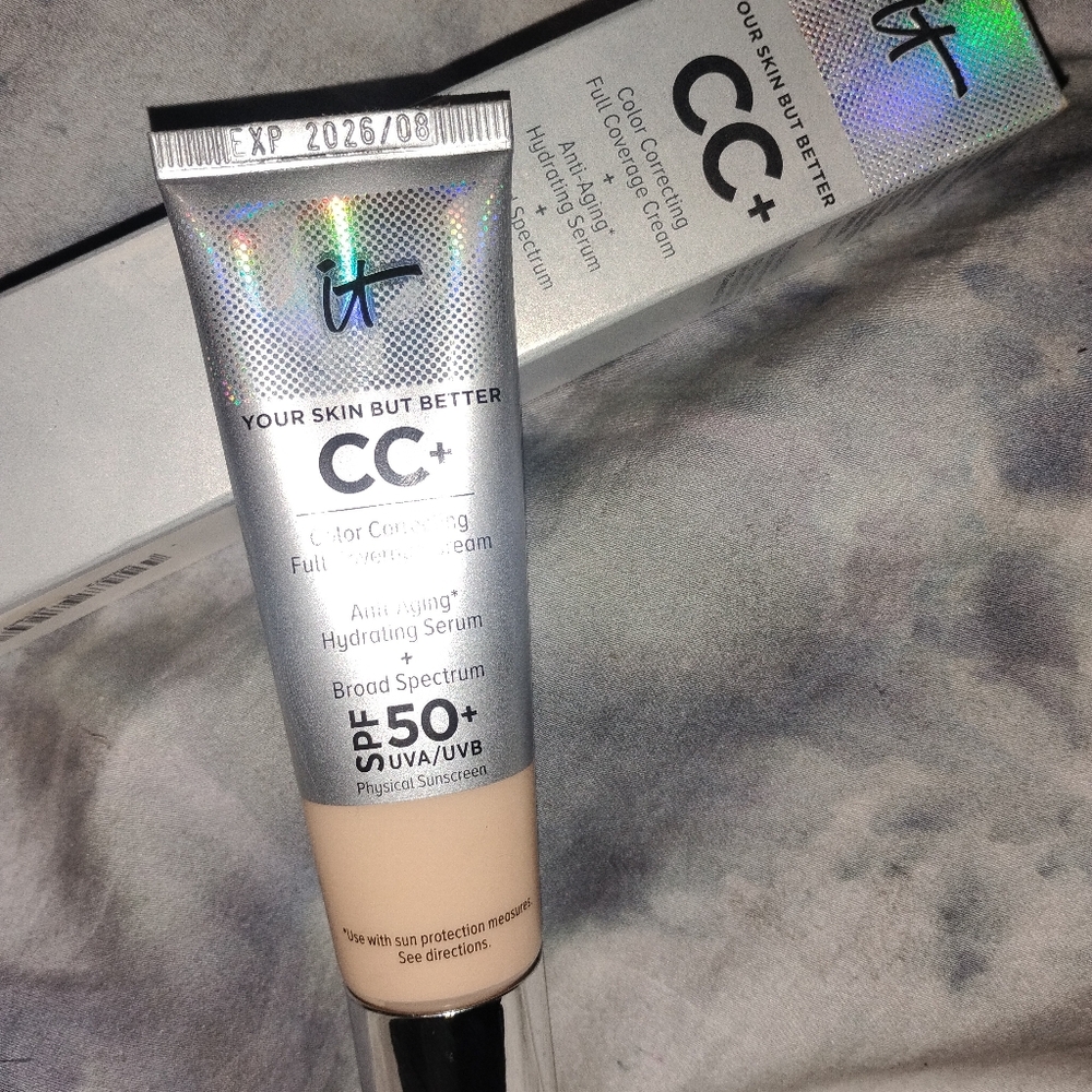 IT Cosmetics CC+ Cream - Light Natural